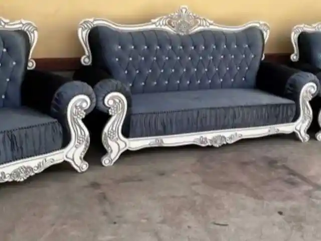 Королевский тройка, Душанбе