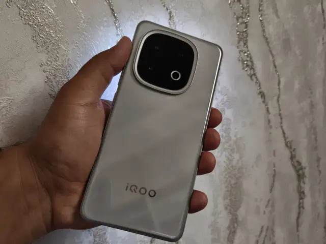 Vivo Iqoo 13, Бохтар (Курган-Тюбе)