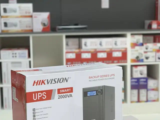 Источник бесперебойного питания Hikvision DS-UPS2000, 2000ВА/1200Вт, Душанбе