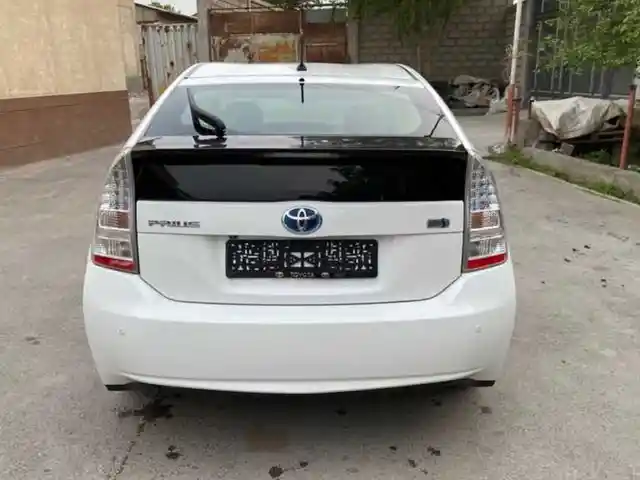 Заднее стекло от Toyota Prius, Душанбе