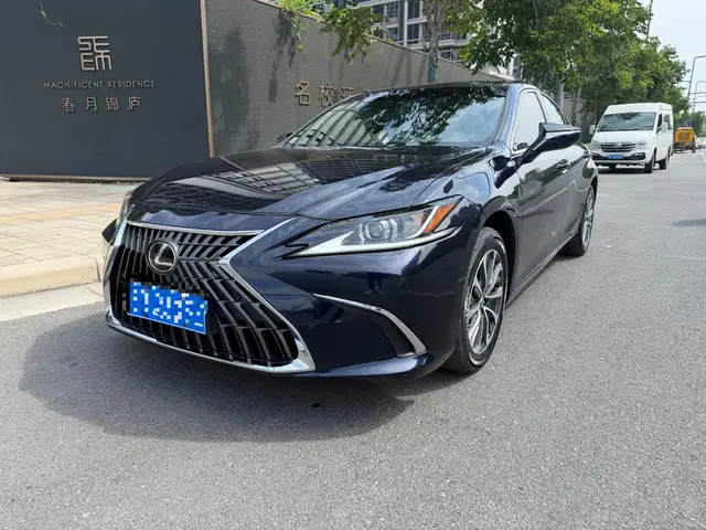 Lexus ES series