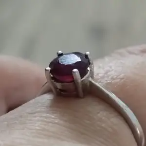 Серебряное кольцо с искусственным рубином, Хуҷанд