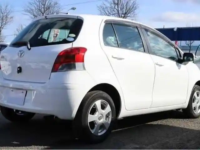 Шишахои бе танировка Toyota Vitz, Душанбе