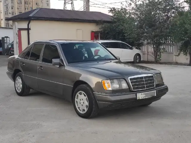 Mercedes-Benz W124