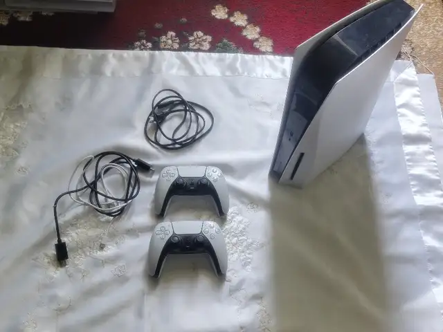 Игровая приставка Sony Playstation 5 версия, Худжанд