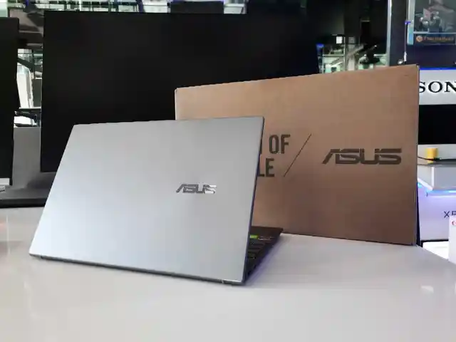 Ноутбук Asus ZenBook 14 AMD Ryzen 5 8/SSD 240GB, Худжанд