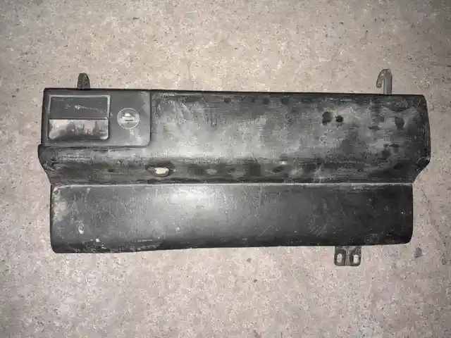 Крышка бардочка на Меrcedes benz W124, Худжанд