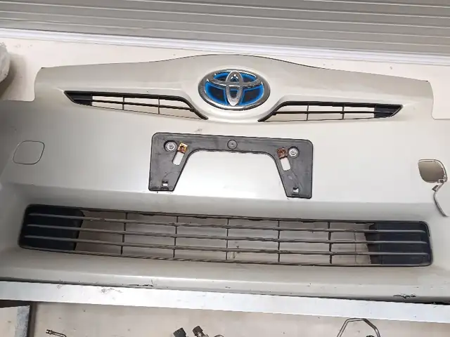 Бампер передний от Toyota prius, Душанбе
