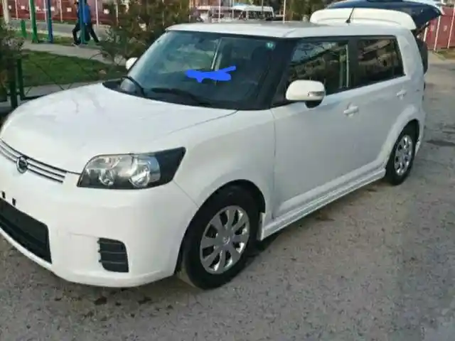 Лобовое стекло на Toyota Rumion, Душанбе