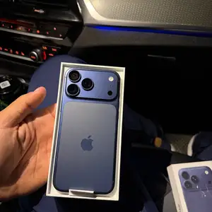 Apple iPhone 17 Pro Max, 256 gb, Deep Blue, Душанбе