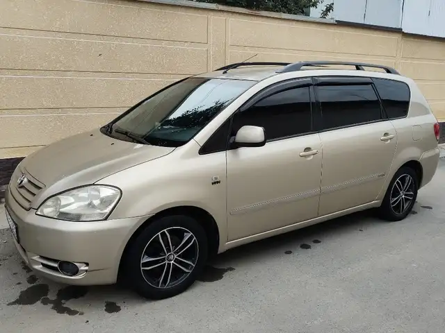 Toyota Avensis Verso