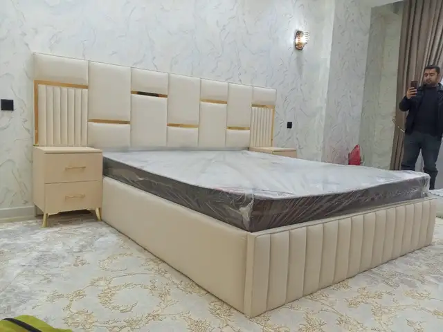 Двуспальная кровать, Душанбе