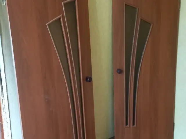 Дарҳои байни ҳуҷраги, Худжанд