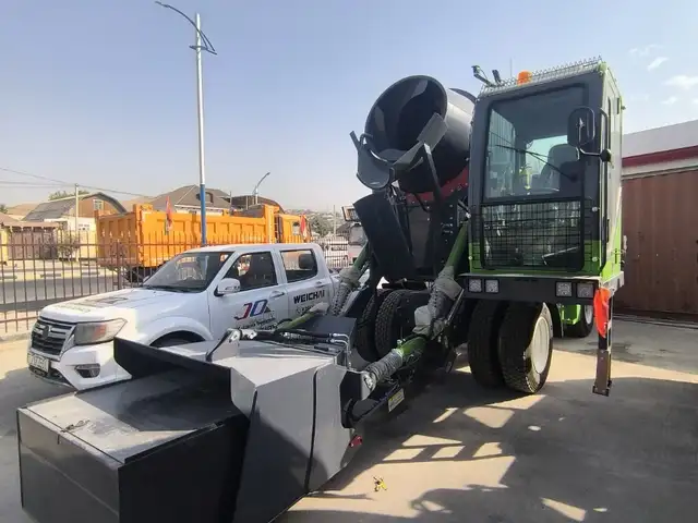 Самозагружающийся автобетоносмеситель, Душанбе