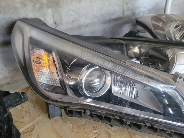 Передняя фара от Hyundai Sonaта LF, Худжанд