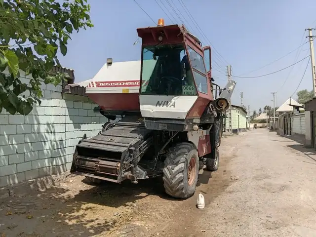 Комбайн нива, Абдураҳмони Ҷомӣ