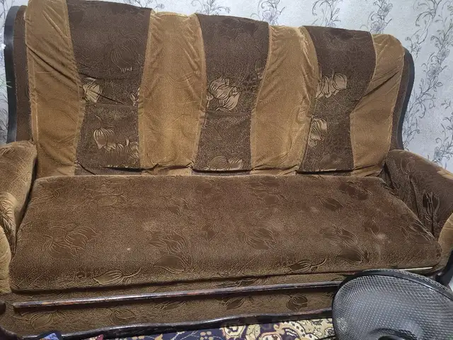 Кресло и диван, Бобоҷон Ғафуров