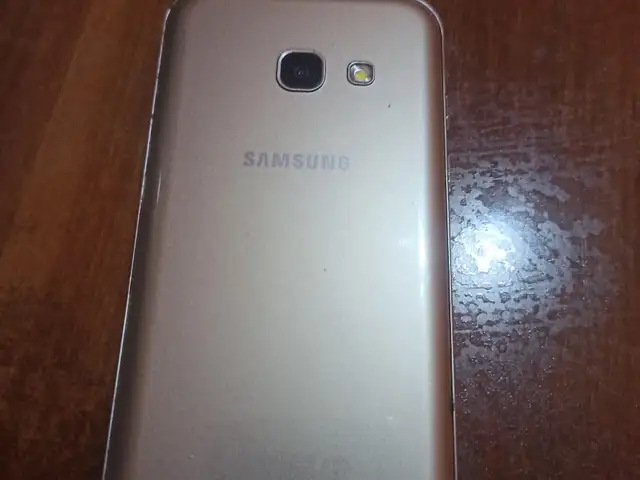 Samsung Galaxy A3, Истаравшан