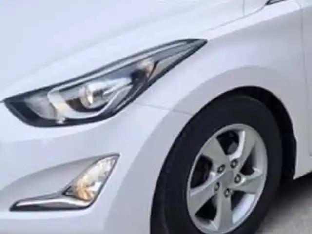Крыло на Hyundai Avante MD, Худжанд