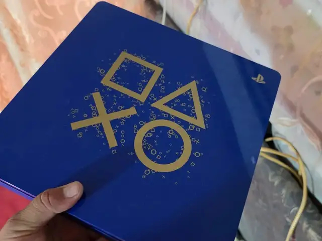 Игровая приставка PS4 Slim Limited edition, Душанбе