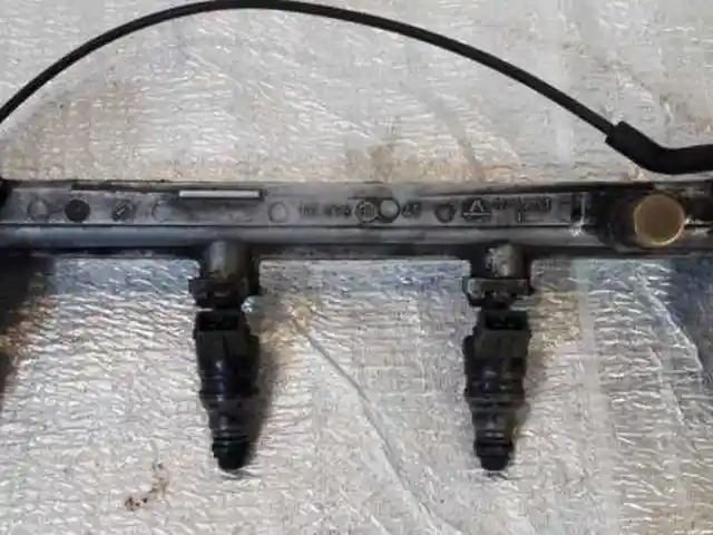 Рампа рейка топливная Mercedes-benz W202 A1110700795, Худжанд