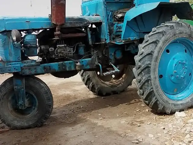 Трактор 28, Дӯстӣ (Ҷиликул)