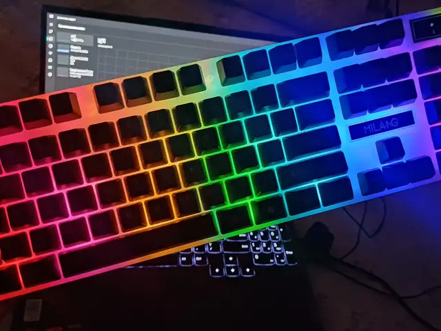 Клавиатура RGB, Хуҷанд