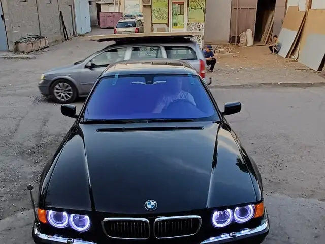 Лобовое стекло анти блик от BMW E38, Худжанд