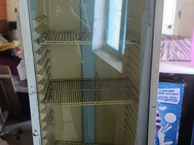 Холодильник витринный, Ашт