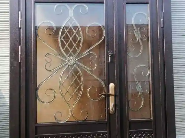 Дверь, Душанбе