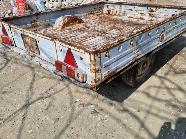Прицеп, Исфара