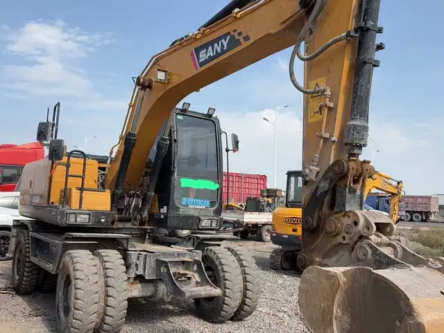 Экскаватор сани 155 W, Душанбе