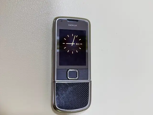 Nokia 8800 carbon, Хуҷанд