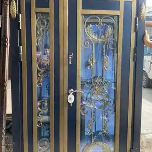 Стеклянная дверь, Душанбе