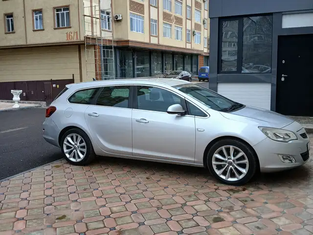 Opel Astra J