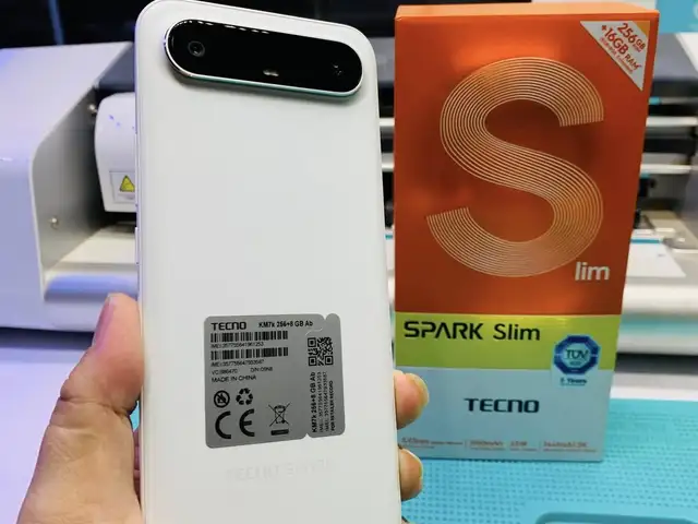 Тесno spark slim 8+8/256GВ Global Version White, Душанбе