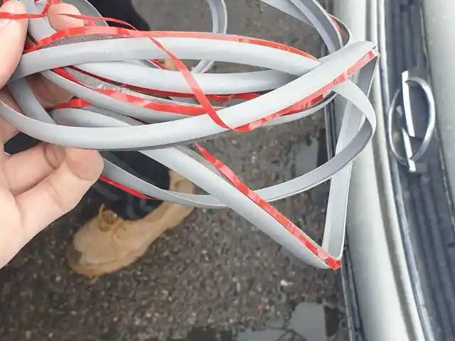 Резина на накладки se от Toyota Camry 2, Душанбе