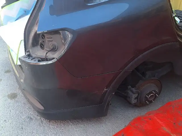 Задняя часть Kia Sorento, Худжанд
