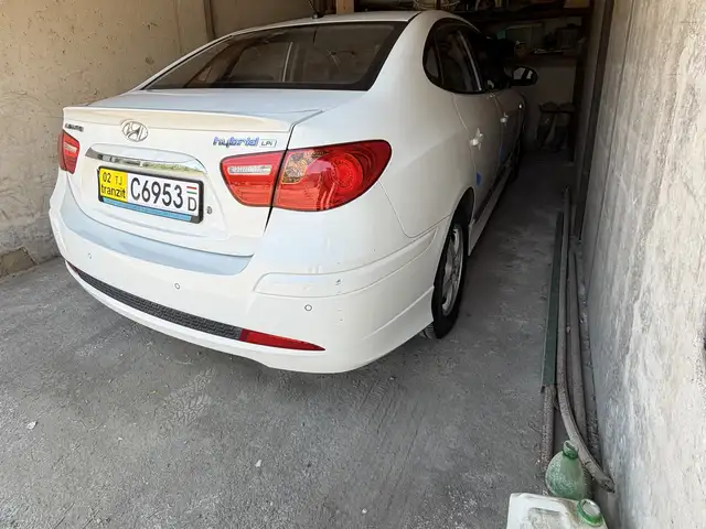 Hyundai Avante, 2010, Хуҷанд - 5