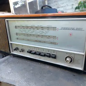 Винтажная радиола Рекорд-301, Вахдат