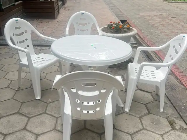 Мизу курсӣҳои пластикӣ, Хуҷанд