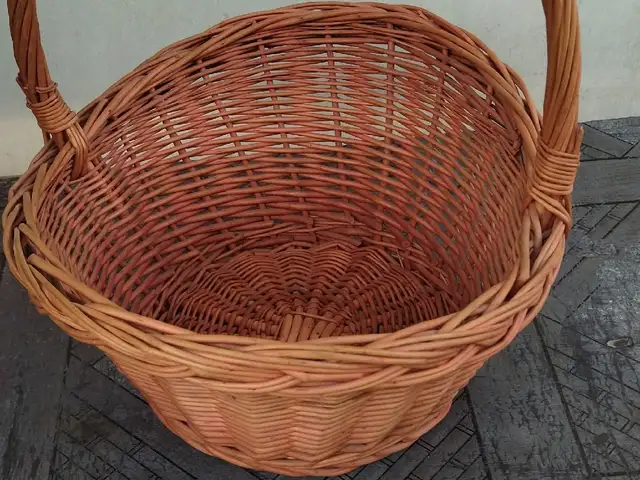 Корзинка плетенная, Душанбе