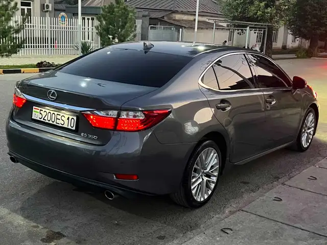 Lexus ES series