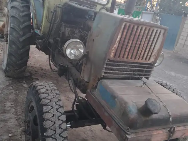 Трактор, Абдураҳмони Ҷомӣ