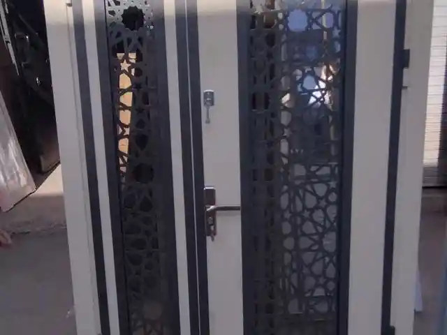 Дверь, Душанбе