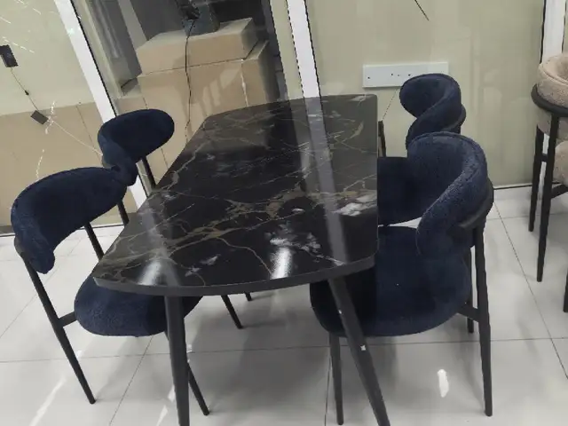 Стол и стулья, Душанбе