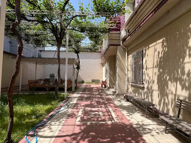 2-этажный, 10 комнатный дом, 400 м² м², ашан, кембридж, Душанбе