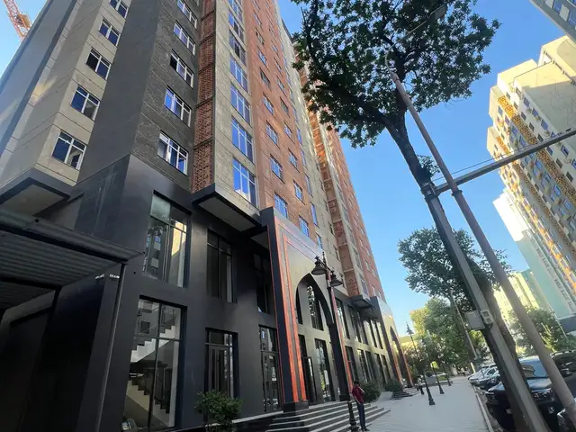 3-комн. квартира, 13 этаж, 110 м², И. Сомони, Душанбе