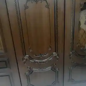 Дверь из шпона, Душанбе
