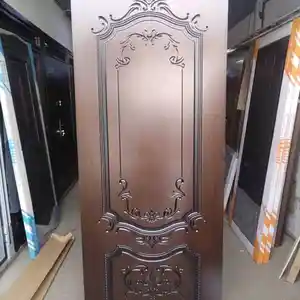 Дверь из шпона, Душанбе